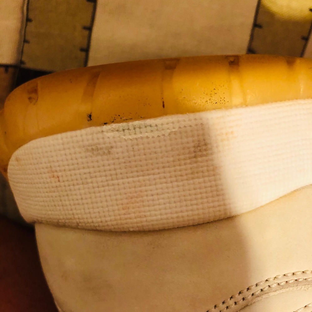 Jordan 11 Platinum Tint - Picture 1 of 8